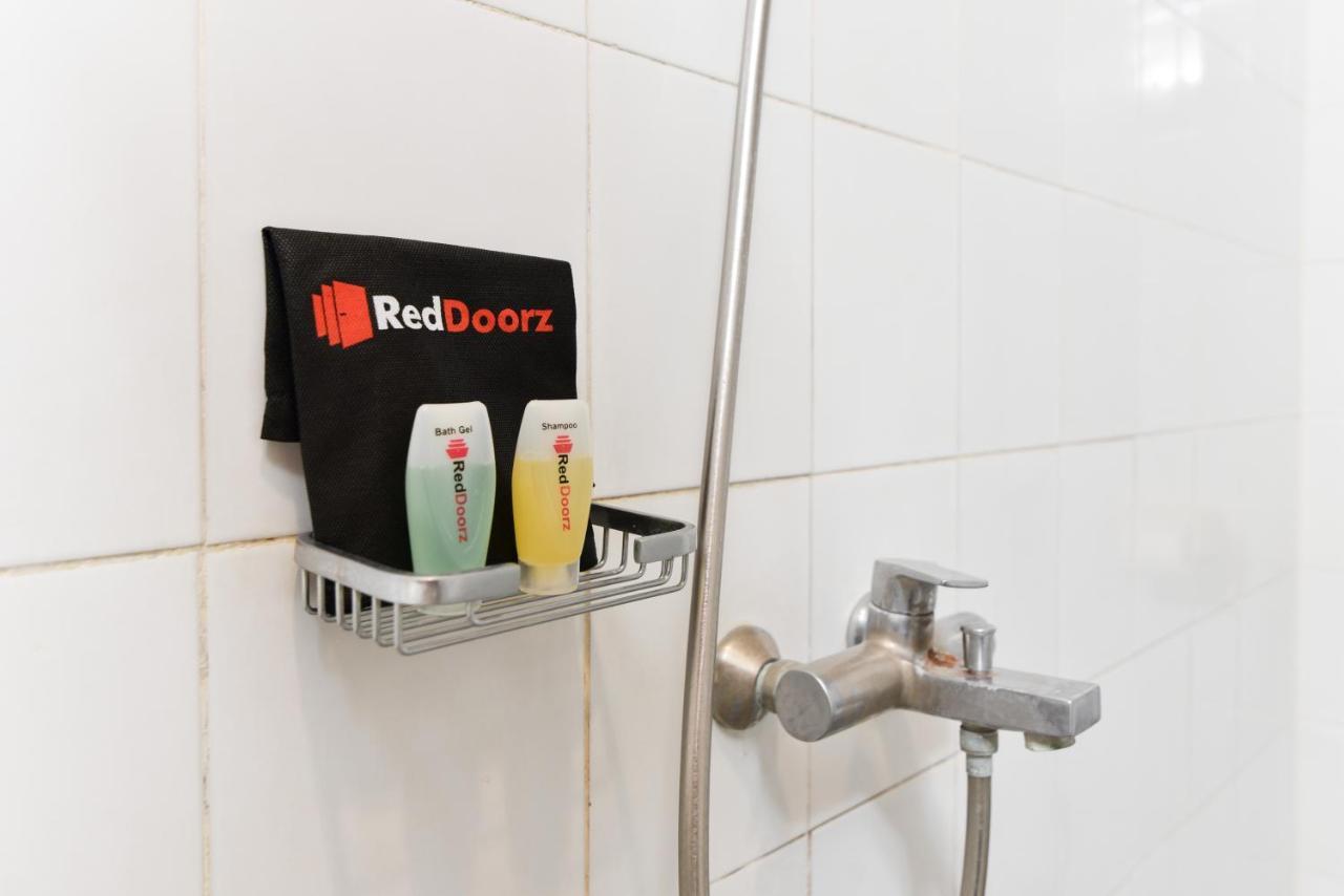 Reddoorz Plus @ Raya Legian エクステリア 写真